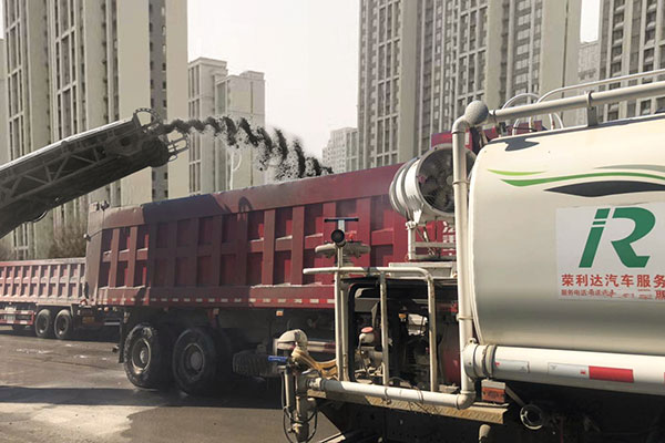 挖掘機(jī)租賃要考慮期限、費(fèi)用等事項(xiàng)